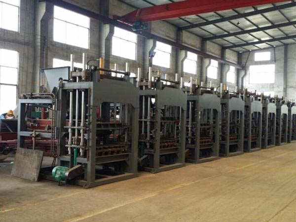 interlocking bricks machine workshop