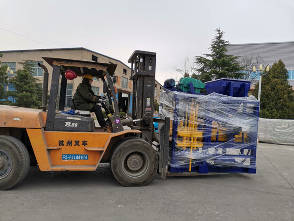 ABM-4SE concrete block machine