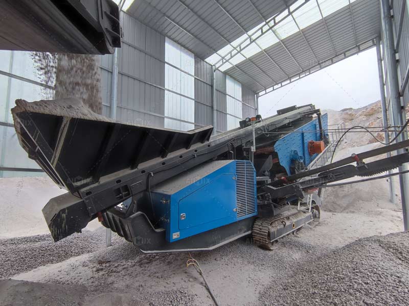 crawler crusher working in the Philippines
