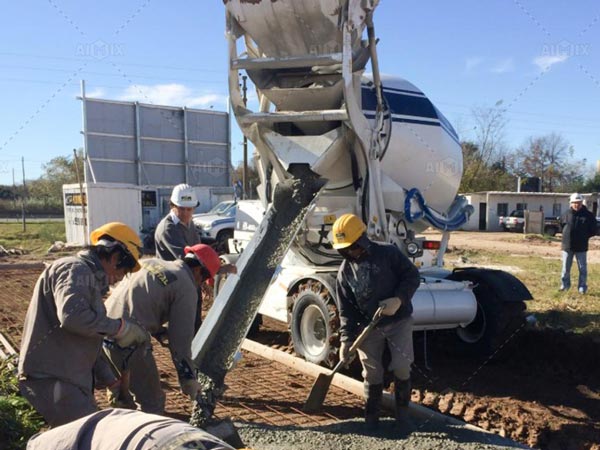mobile concrete mixer for construction