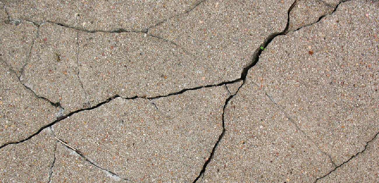 cracks in mass concrete
