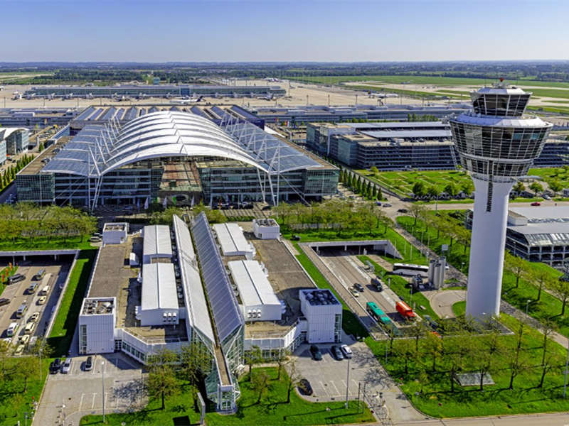 Munich Airport in German