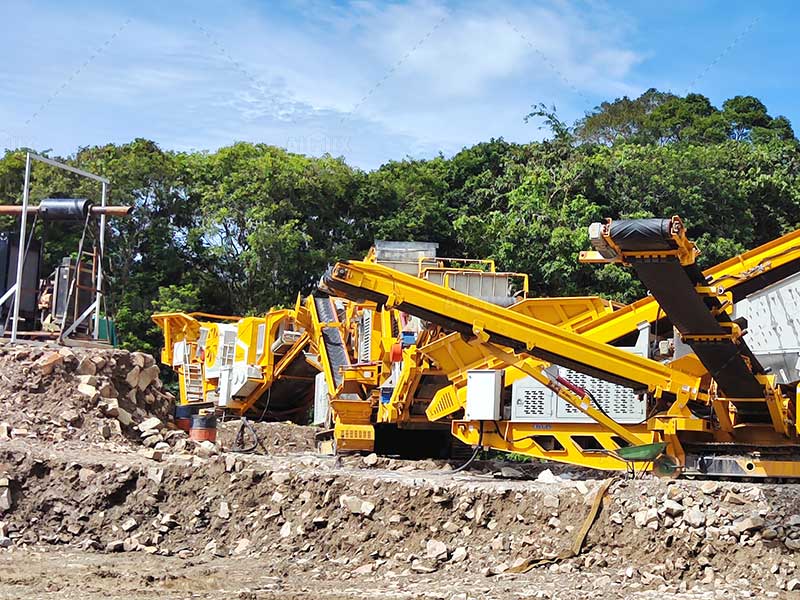 Malaysian stone crushing machines in the quarry