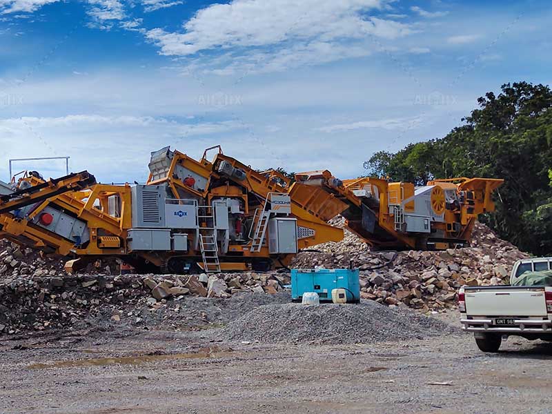 Mobile Quarry Crusher Plant For Crushing Cobblestone