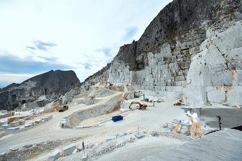 Setup a crushing plant in the quarry
