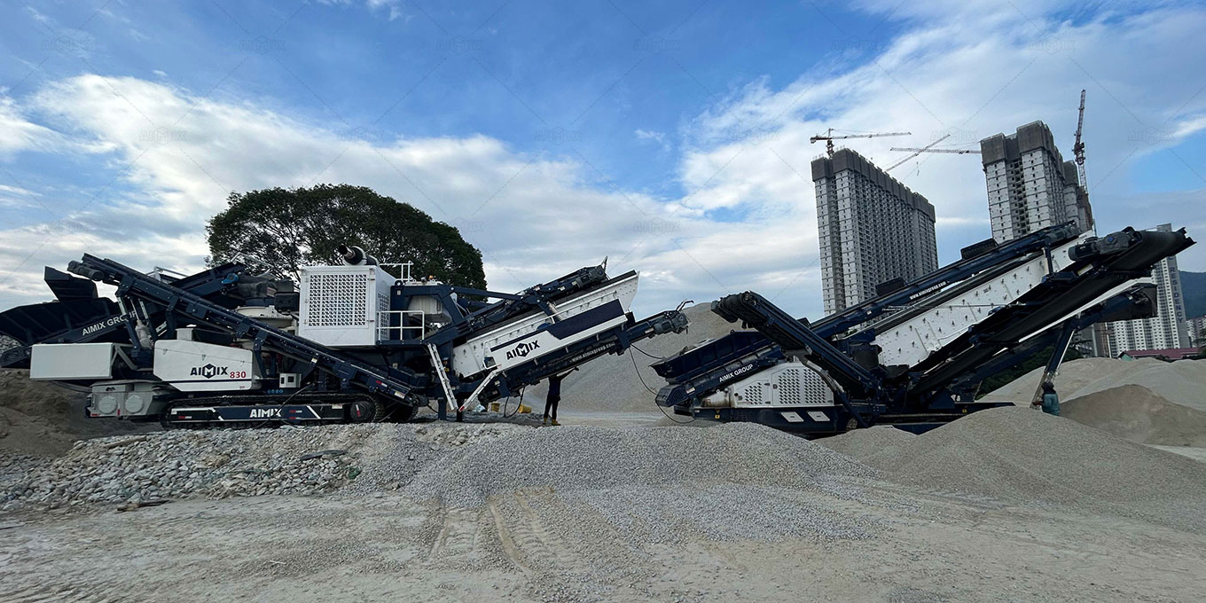 Track Crusher Equipment Operation on-site