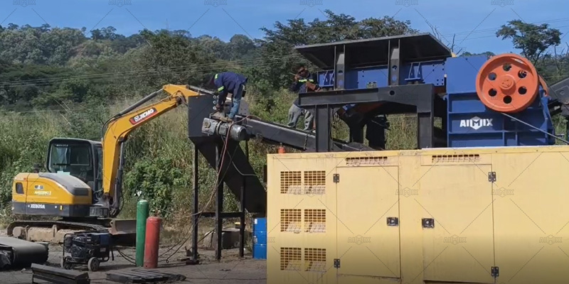 Installing Juliracks mobile granite crusher plant on-site
